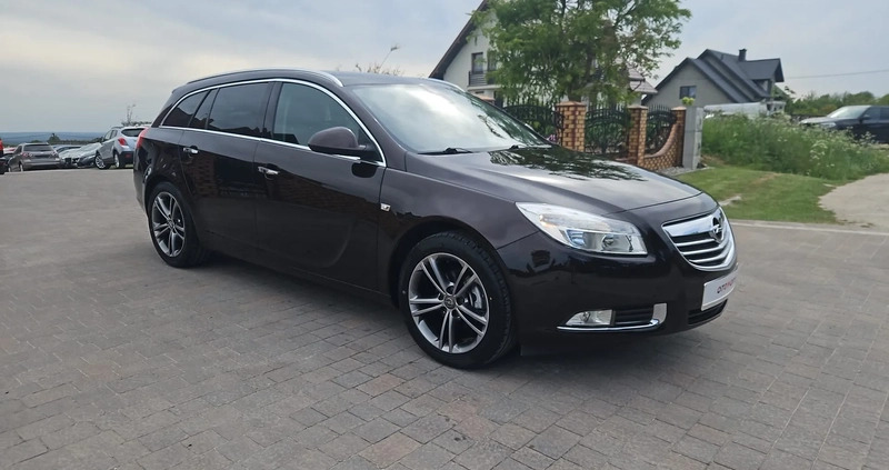 Opel Insignia cena 23900 przebieg: 212000, rok produkcji 2011 z Świeradów-Zdrój małe 232